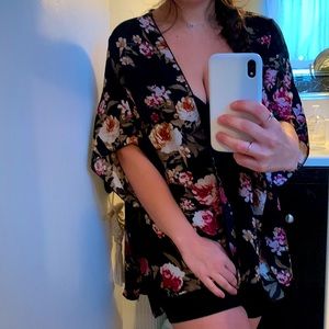 POLLY & ESTHER FLORAL CARDIGAN ONE SIZE